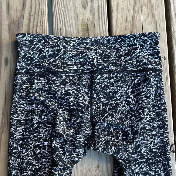 Lululemon Wunder Under Leggings - Picture 6 of 8